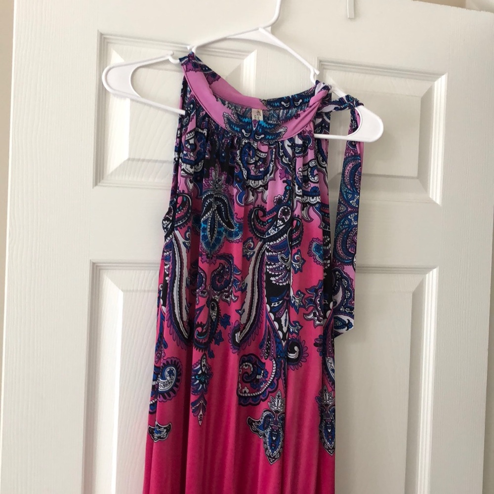 Dress - Picture 2 of 8